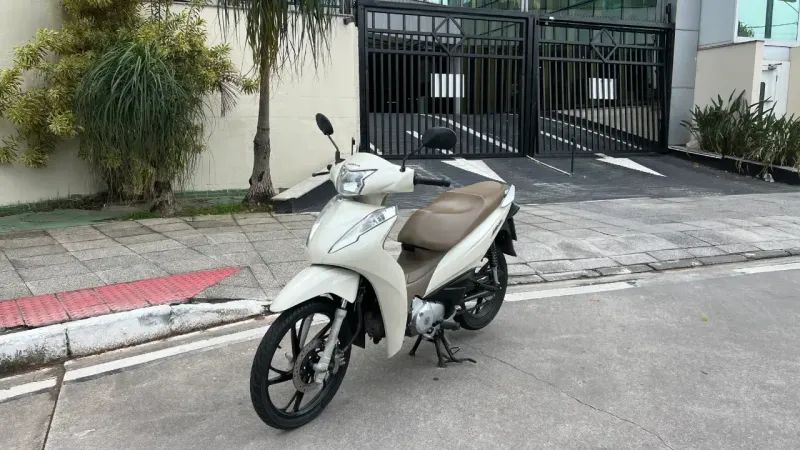 Honda BIZ 125 EX Flex 2023 · Branco - foto 1 de 12